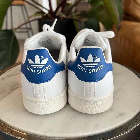 Adidas Stan Smith Shoes - Picture 5 of 6